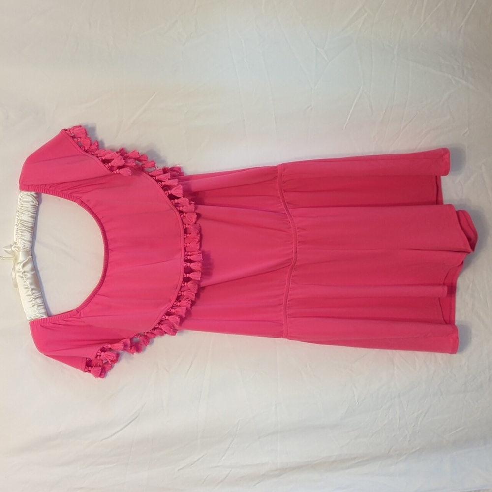 Lilly Pulitzer Romper with tassel trim neckline. EUC.  On or off shoulders. Lg